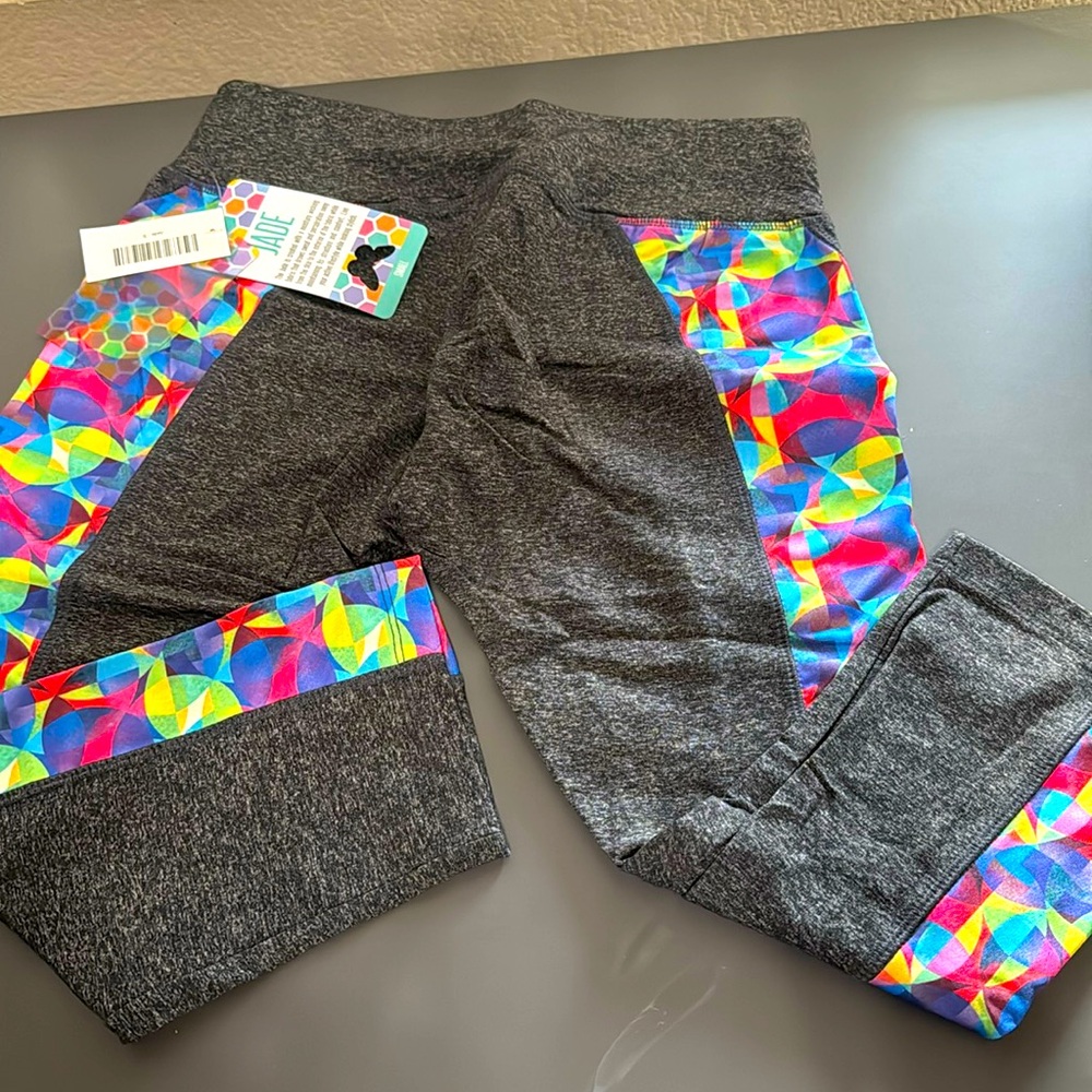 🍁 S LULAROE JADE ATHLETIC-CAPRI  LEGGINGS